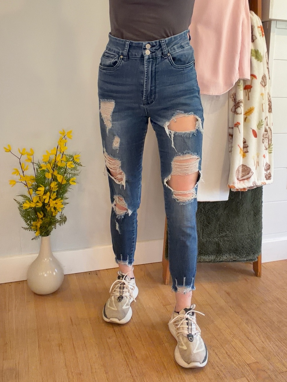 SWS DenimCo Stretchy Distressed High Waisted Skinny Jeans Size 5